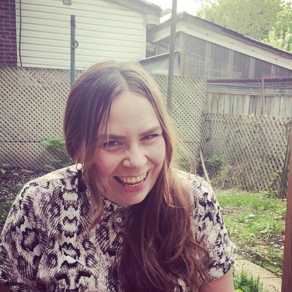 Meet your Posher, Genevieve - Picture 4 of 4